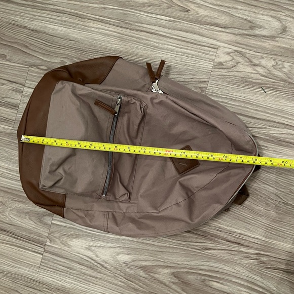 Lightweight backpack - Picture 2 of 9